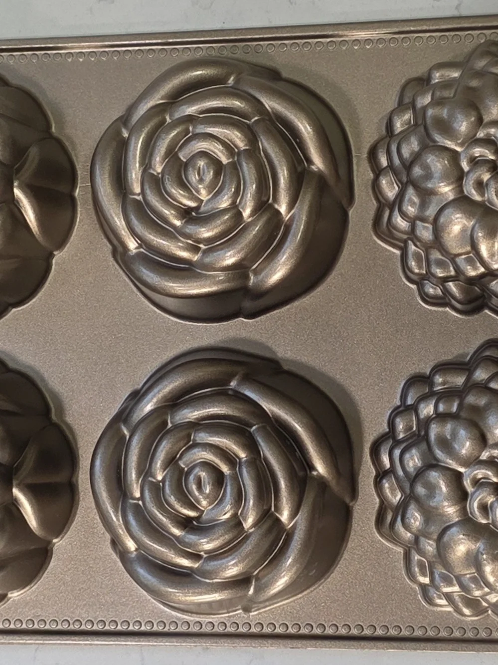 Nordic Ware Floral Mini Cakelets 6 Cavity 3 Cup Bakeware Metal Nonstick Aluminum